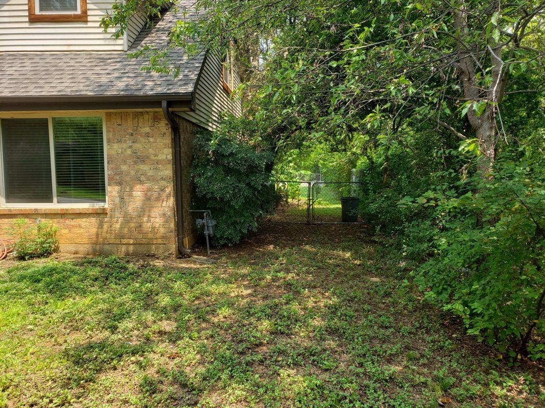 501 Atkerson Ln - Photo 3 of 33