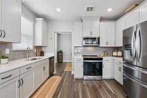 7521 Laureate Blvd - Photo 4 of 11