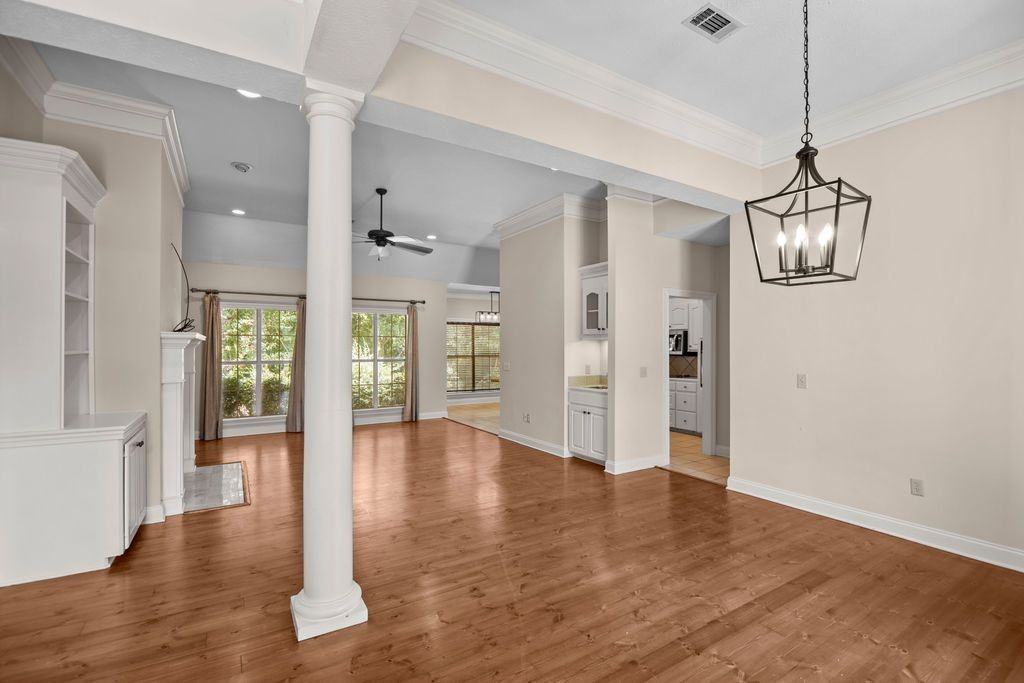 102 Avery Frst - Photo 2 of 25