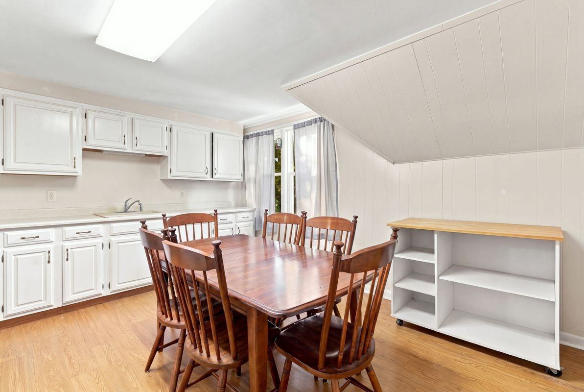 52 Linden St - Photo 2 of 14