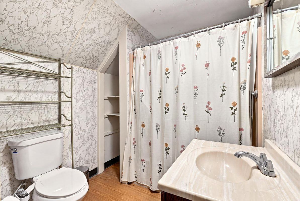 52 Linden St - Photo 5 of 14