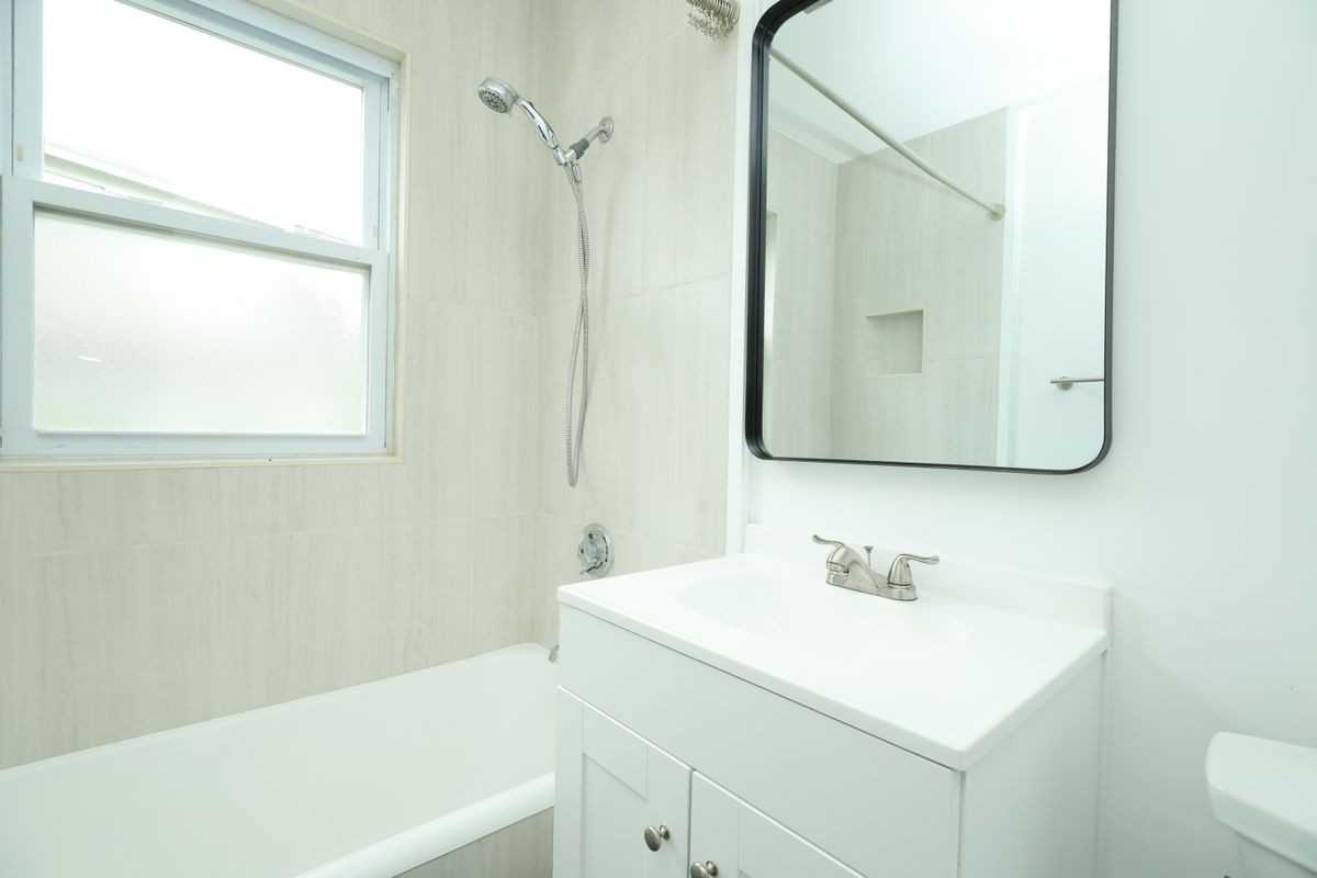 98 Woodside Ave - Photo 3 of 13