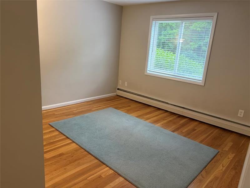 81 Lionel Ave #C - Photo 6 of 14