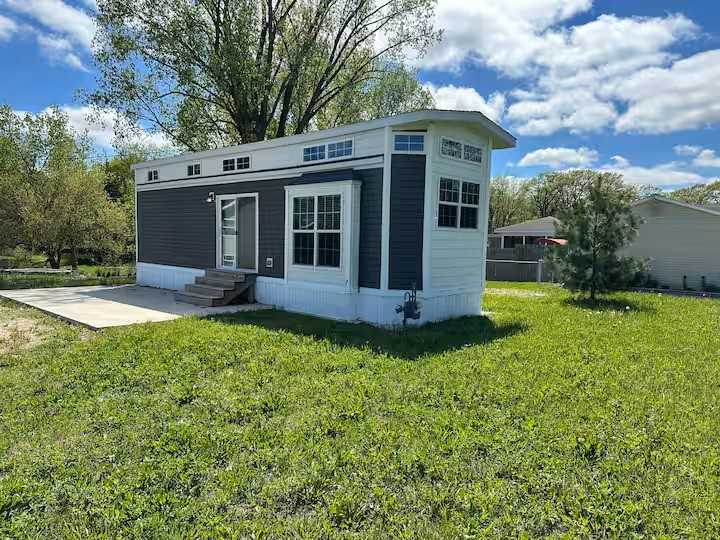 2301 S 275 E - Photo 3 of 8