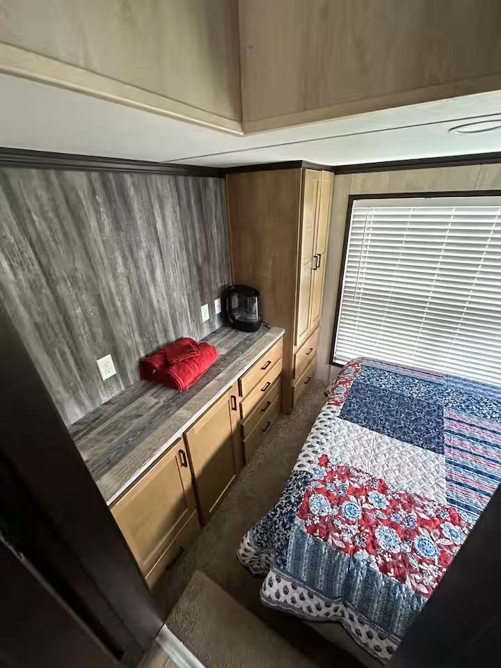 2301 S 275 E - Photo 7 of 8