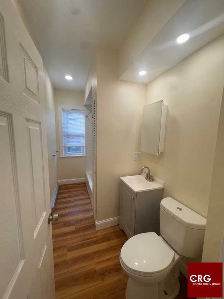 43 Conwell Ave #2 - Photo 7 of 17
