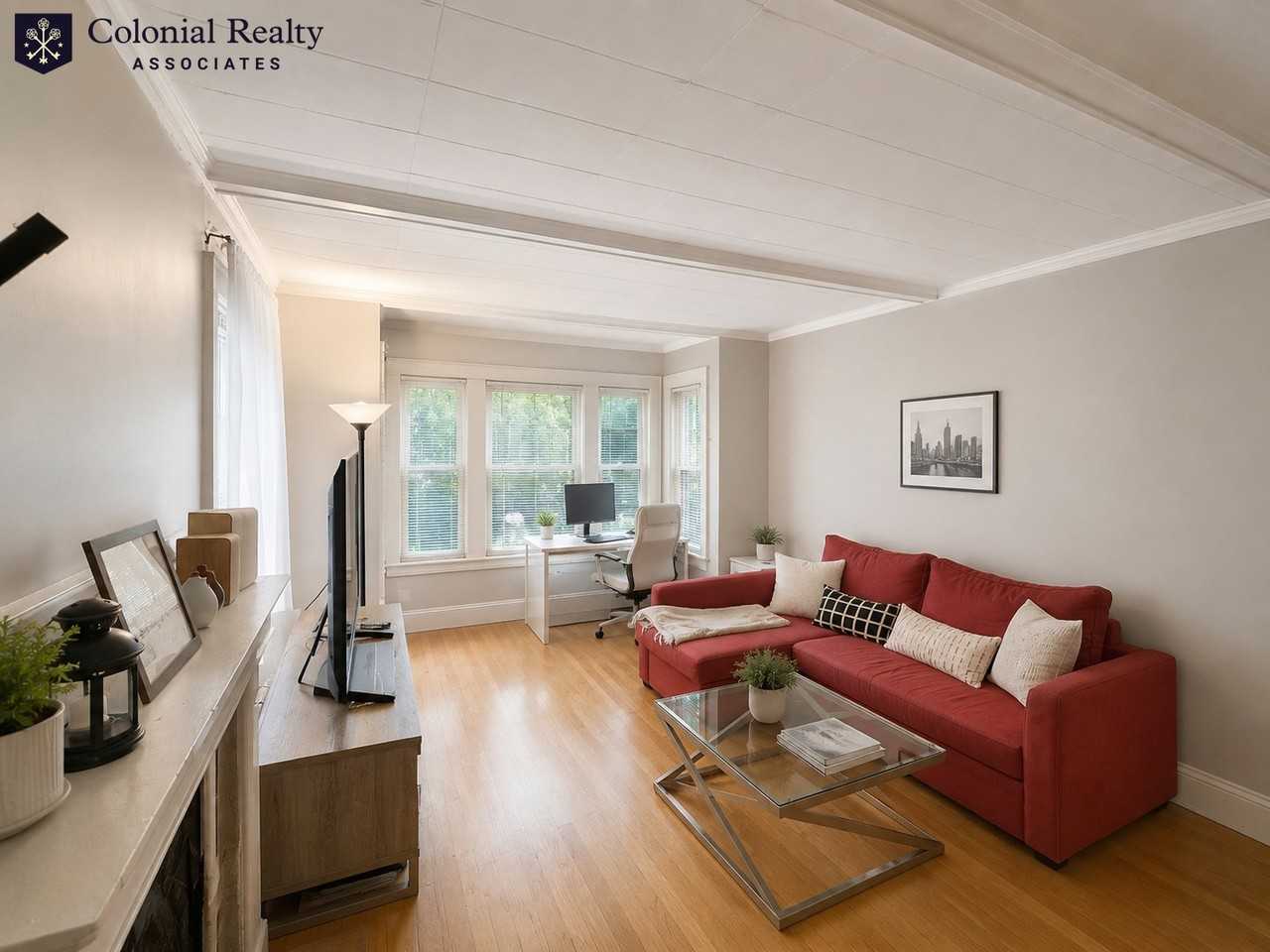 25 Boulevard Ter - Photo 2 of 22