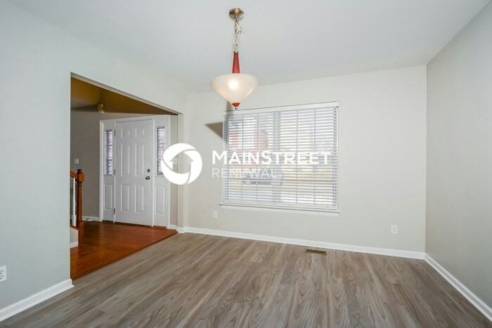 5370 Vernon Ave - Photo 3 of 17