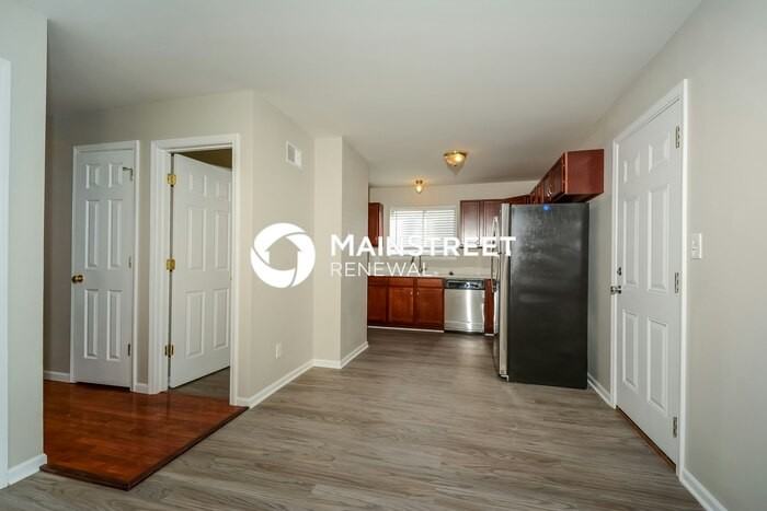 5370 Vernon Ave - Photo 4 of 17