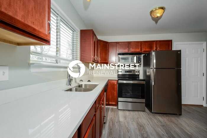 5370 Vernon Ave - Photo 5 of 17