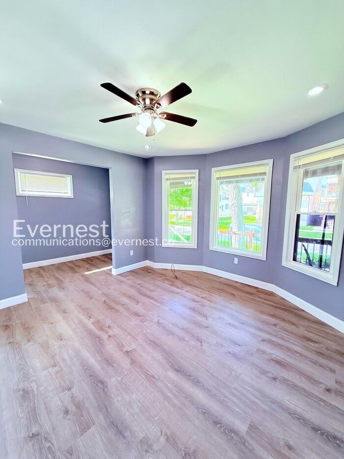 1464 Baldwin St - Photo 7 of 34