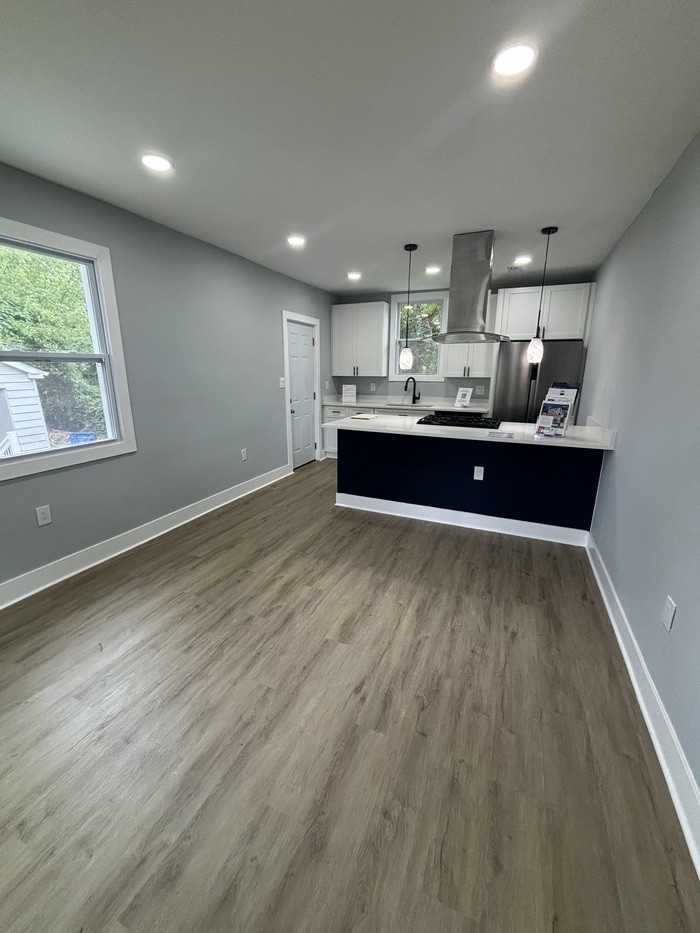 5599 Craig Ave - Photo 2 of 24