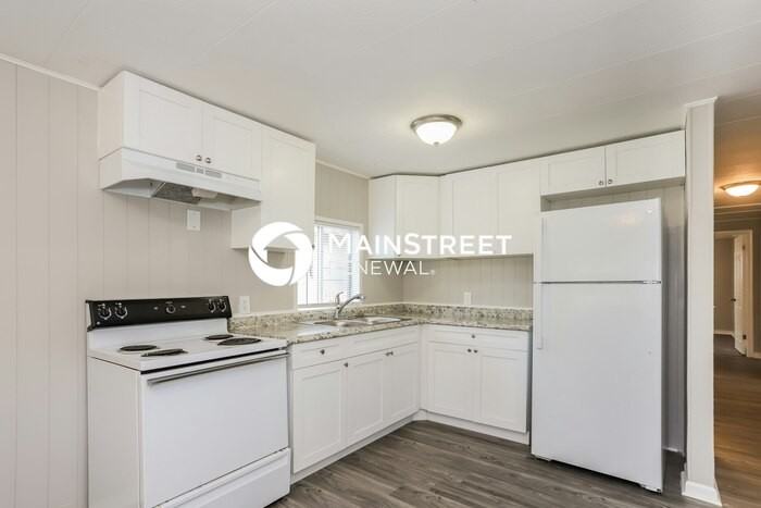 2539 Kingston St S - Photo 4 of 16