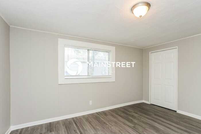 2539 Kingston St S - Photo 6 of 16
