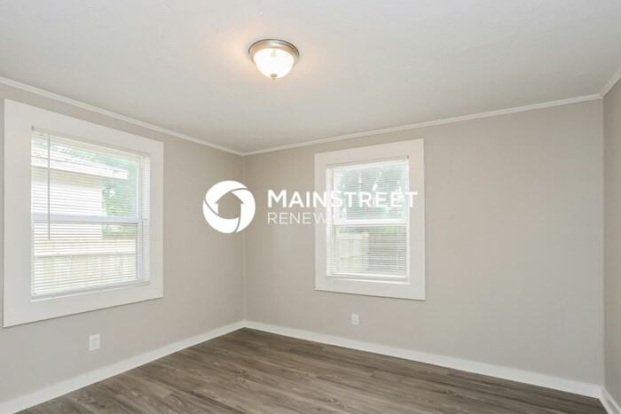 2539 Kingston St S - Photo 7 of 16