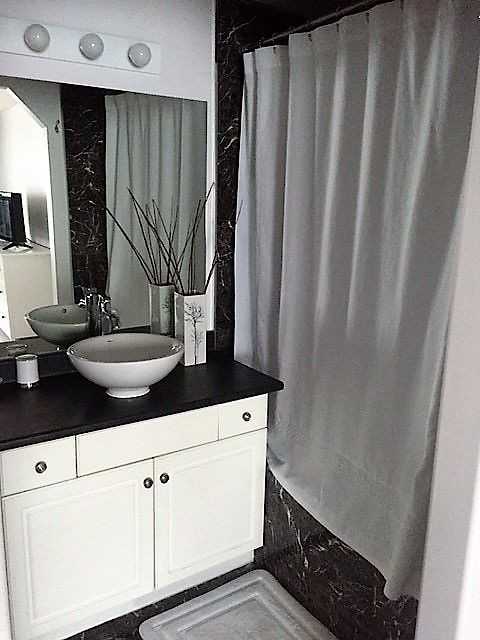 145 Bainbridge Cres Nw - Photo 3 of 24