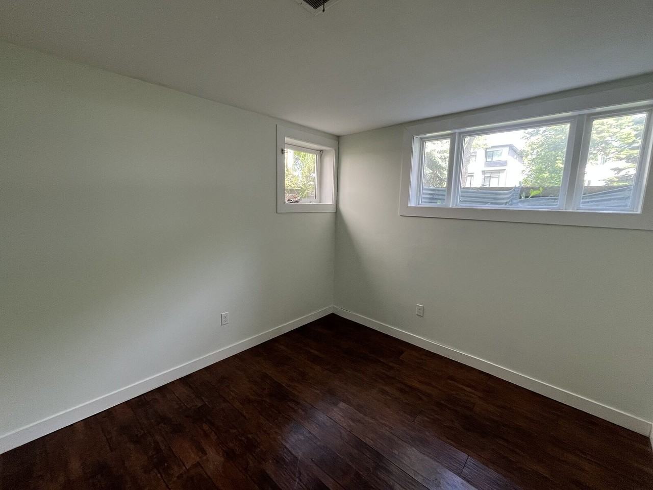 11335 75 Ave Nw - Photo 2 of 11