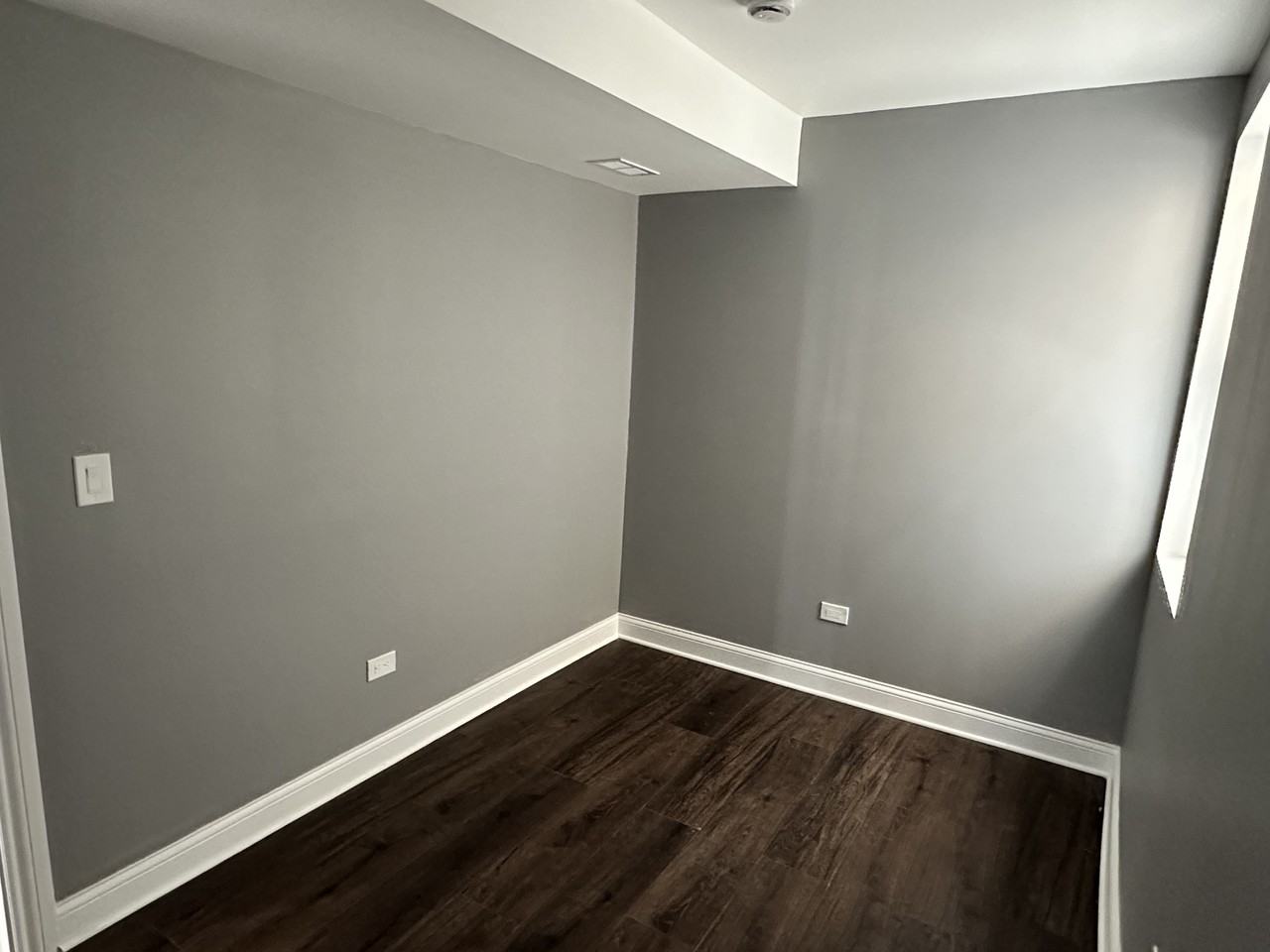 2553 W 45th St #1 - Photo 7 of 11