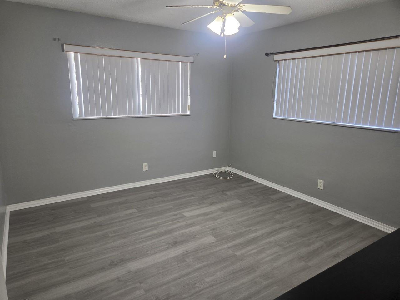 2031 Dewey St #101 - Photo 4 of 20