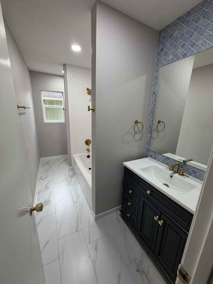 415 N 33rd St #NA - Photo 4 of 12