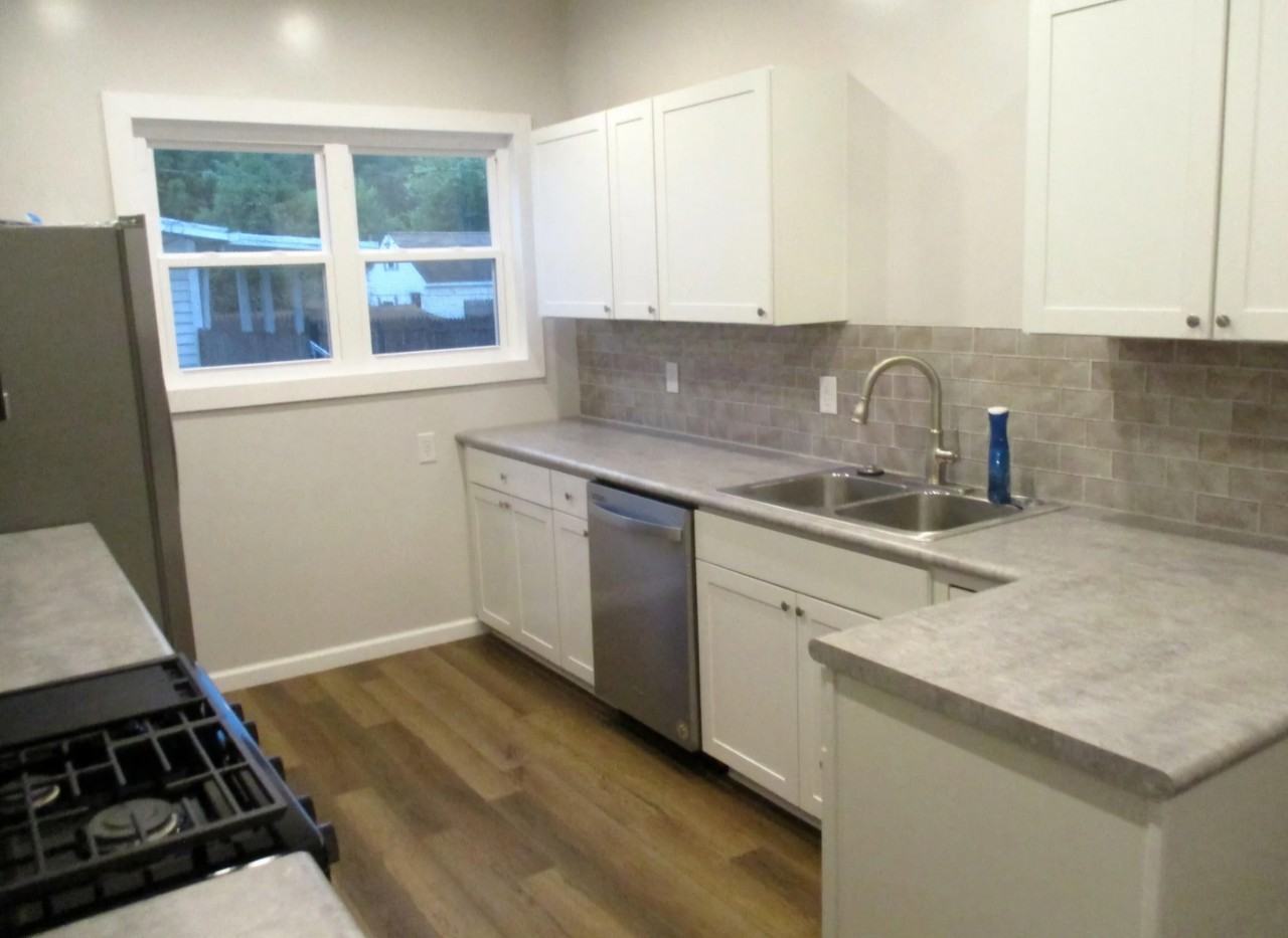 516 Riverside Dr #516 - Photo 3 of 11
