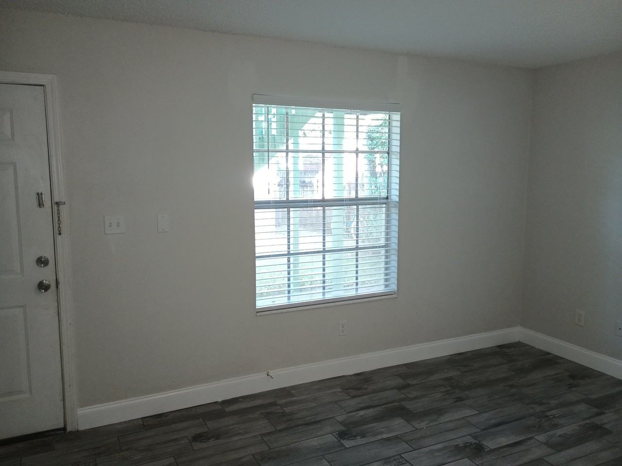 8022 Stark Ave #A - Photo 7 of 12