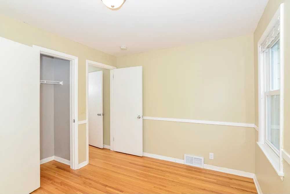 358 Durnan St #NA - Photo 3 of 5