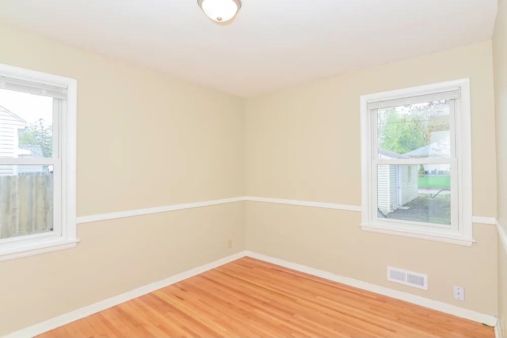 358 Durnan St #NA - Photo 4 of 5