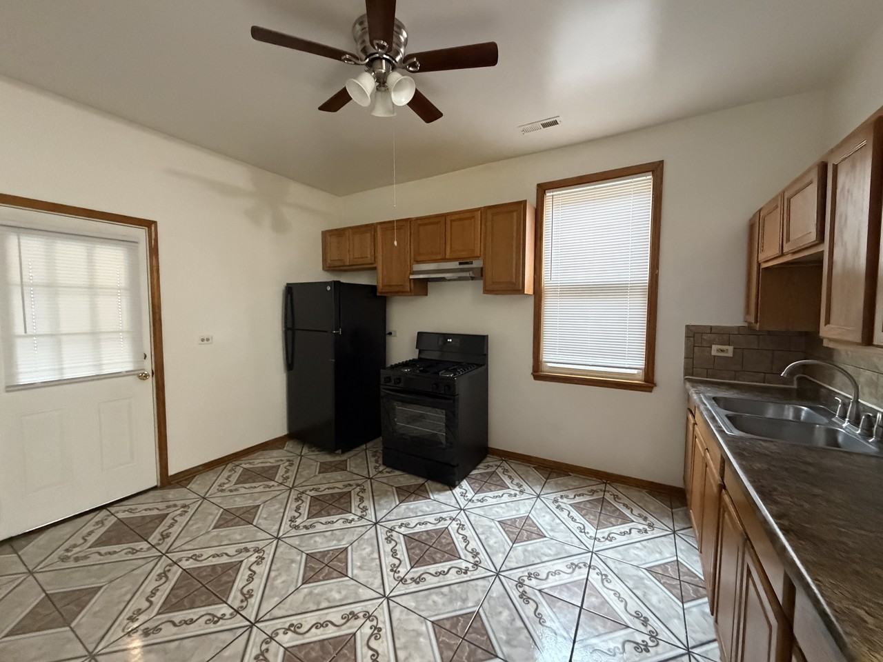 639 N Sawyer Ave #2 - Photo 2 of 15
