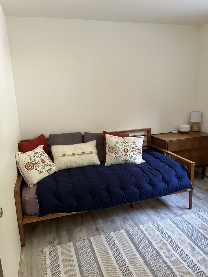 1647 Thunderbird Drive - Photo 6 of 11