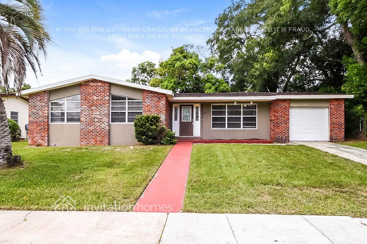 1324 W Hartley Cir