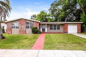 featured image of 1324 W Hartley Cir