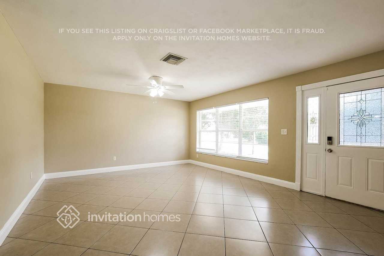 1324 W Hartley Cir - Photo 5 of 17