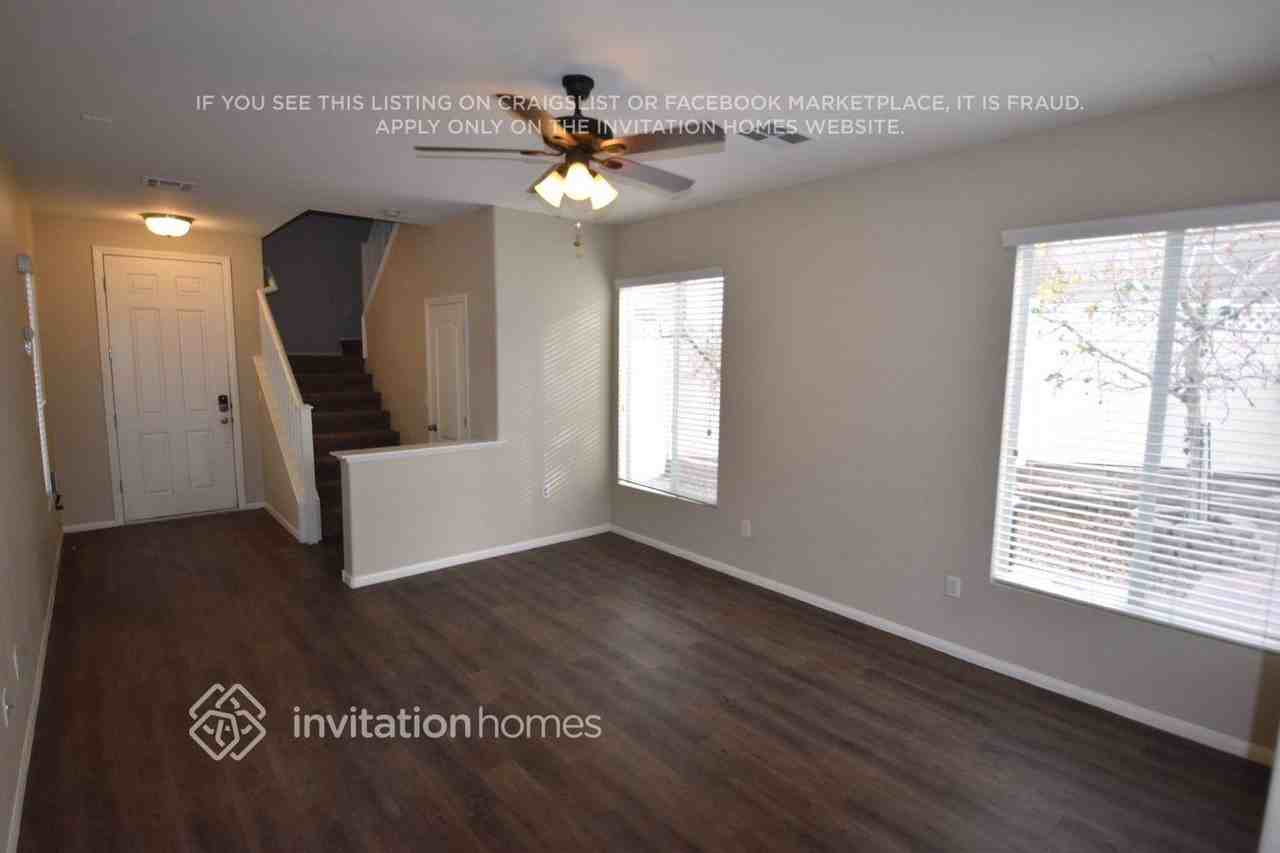 10437 Amber Night St - Photo 2 of 19