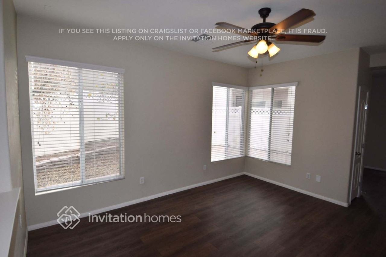 10437 Amber Night St - Photo 3 of 19