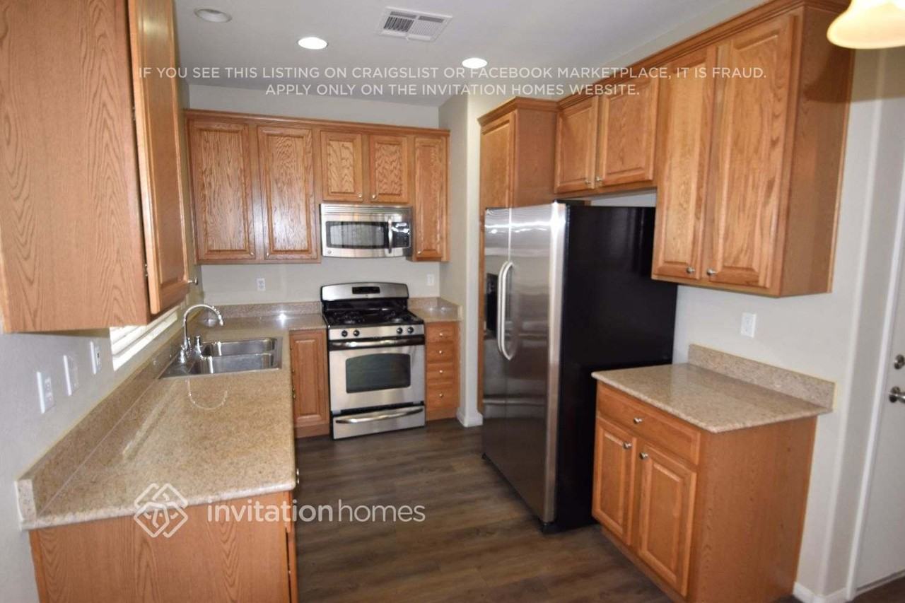 10437 Amber Night St - Photo 5 of 19