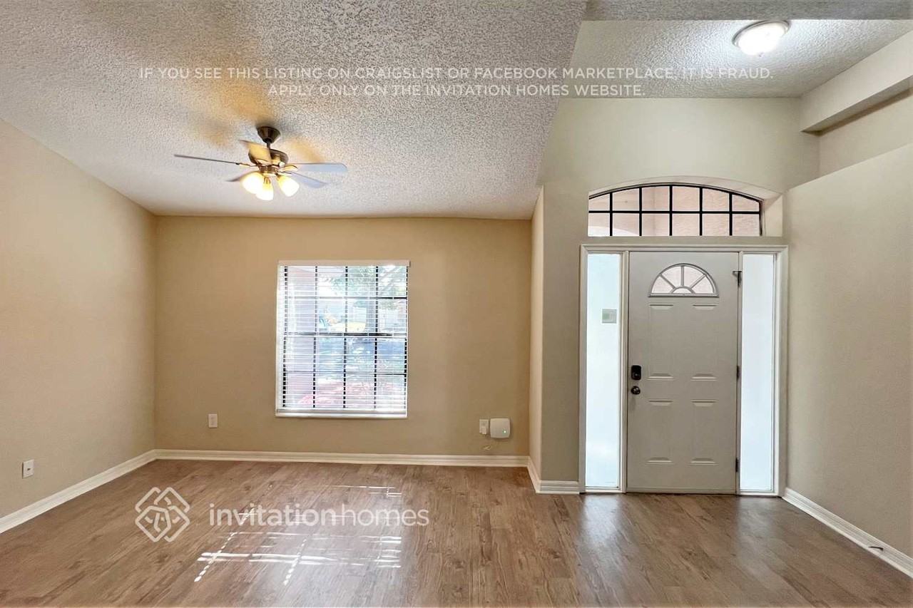 2621 Alclobe Cir - Photo 3 of 21