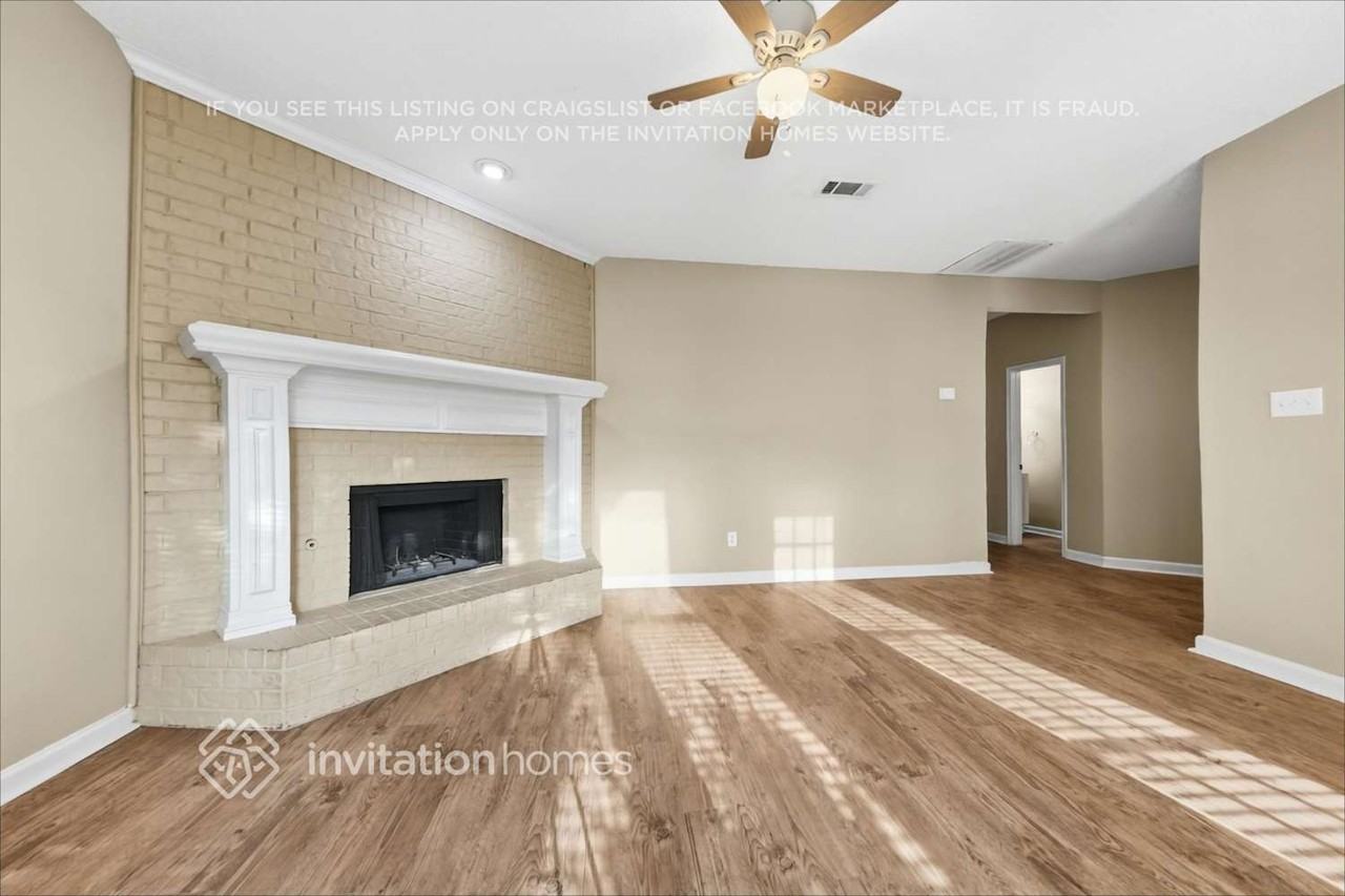 2110 Loretta Ln - Photo 4 of 25