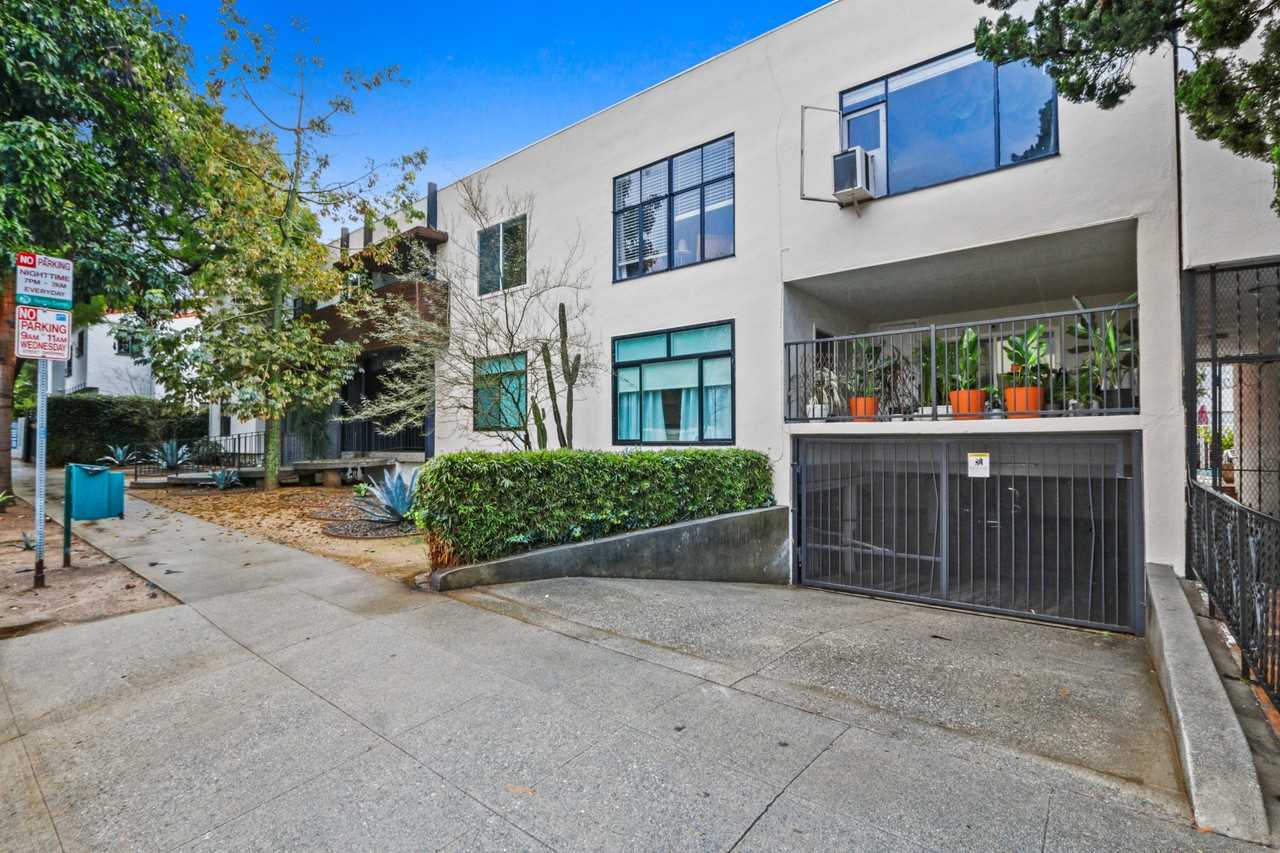 8220 Norton - Photo 6 of 16