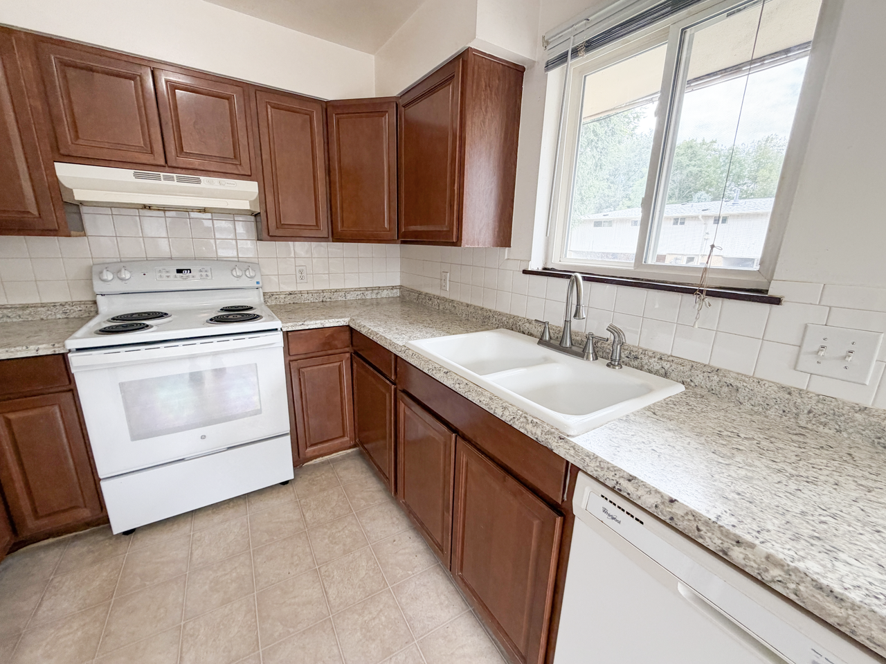 706 Darby Ct #1 - Photo 3 of 20