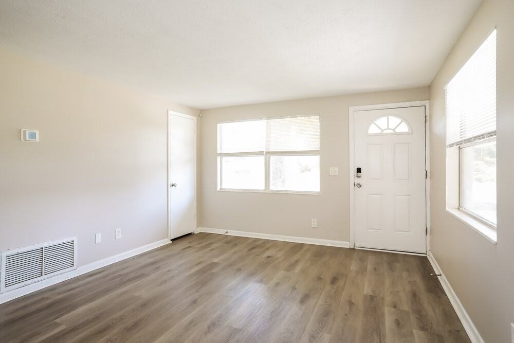 5816 Sonora Dr W - Photo 4 of 16