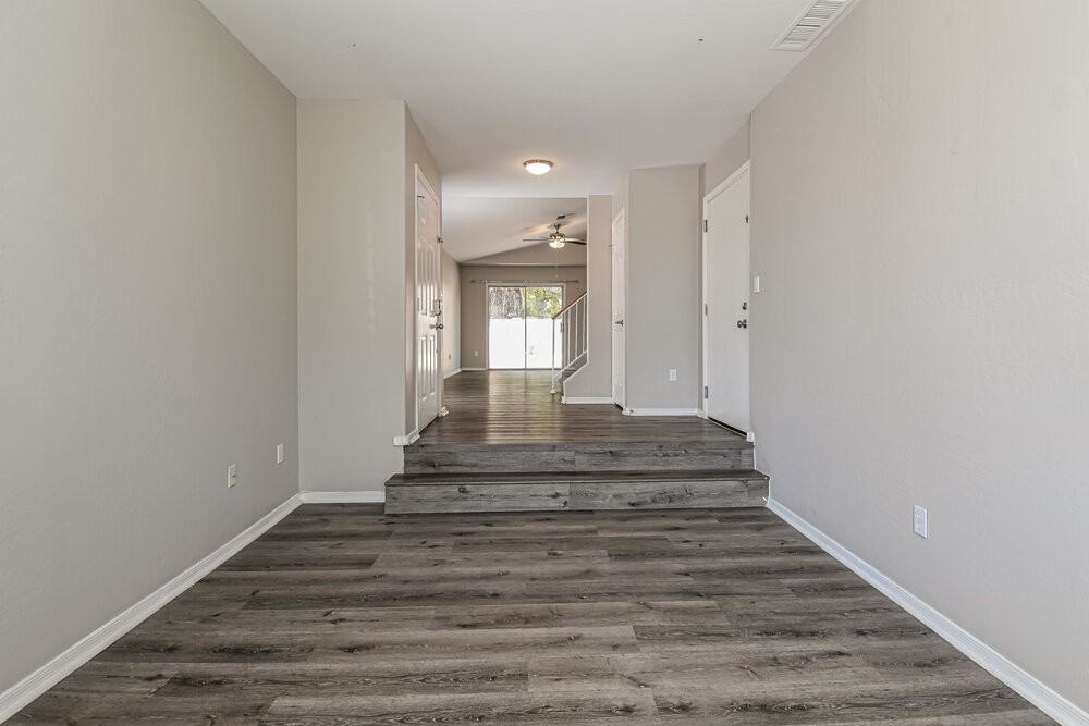 1042 N Blackbird Dr - Photo 5 of 17