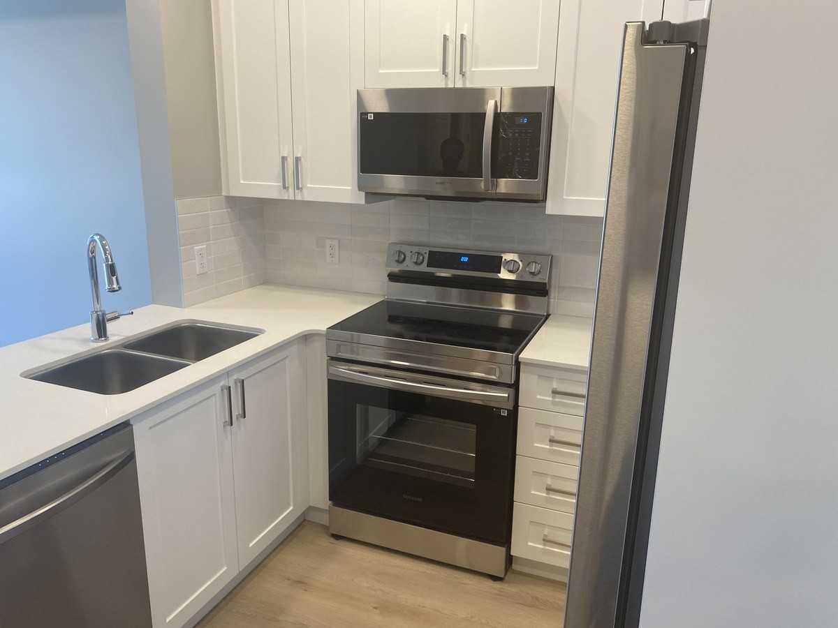 12804 140 Ave Nw - Photo 7 of 19