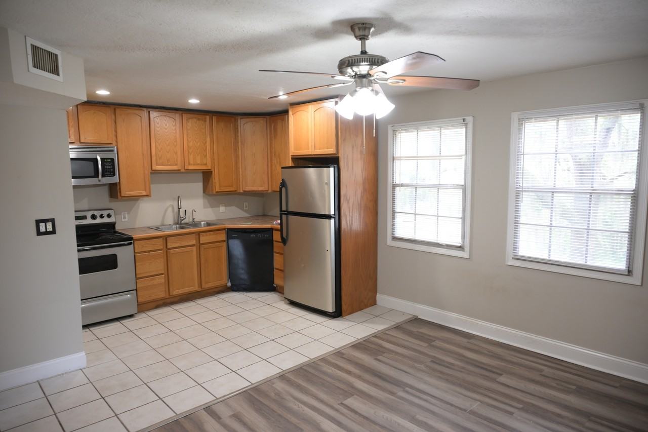 3569 Khayyam AvenueUnit 18 #18 - Photo 3 of 9