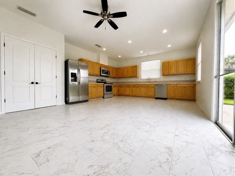 117 Camden Cay Dr #1 - Photo 2 of 28
