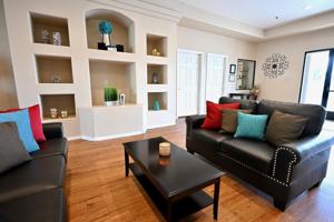 featured image of 9422 E Broadway Rd
