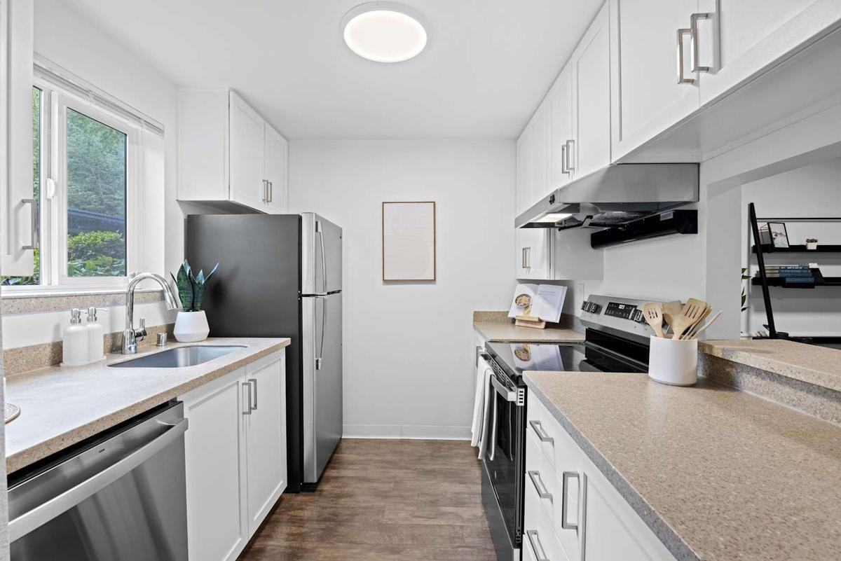 1300 N 20th St - Photo 4 of 28