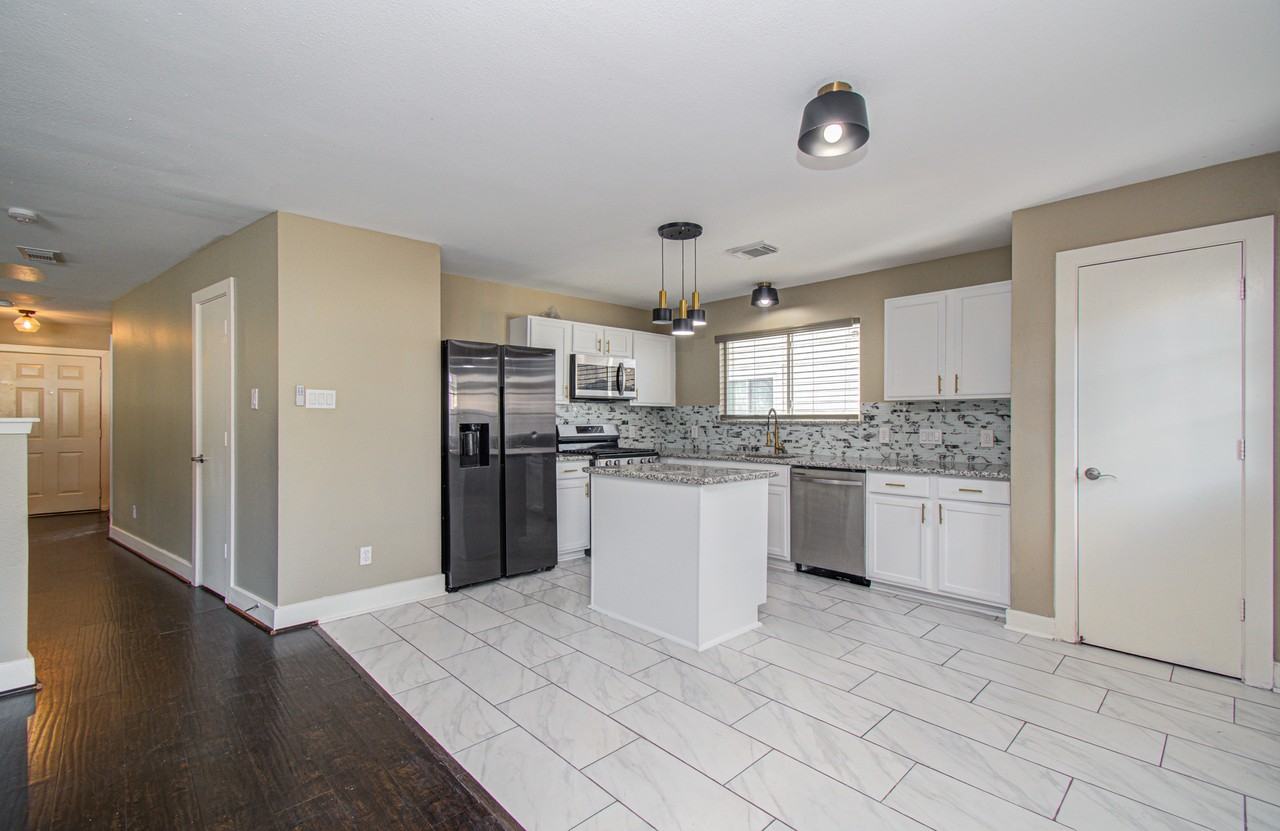 19407 Wann Park Dr #1 - Photo 5 of 50