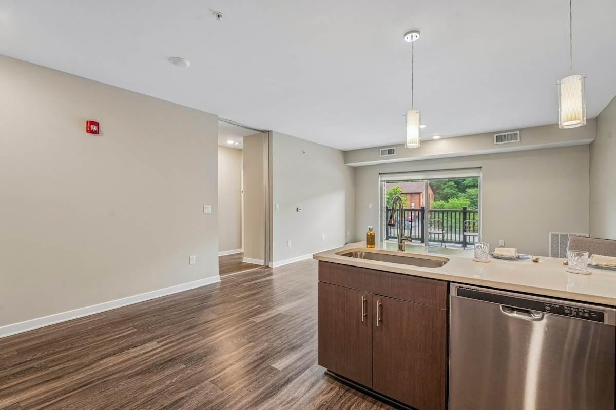 3001 Mcknight East Dr - Photo 7 of 34