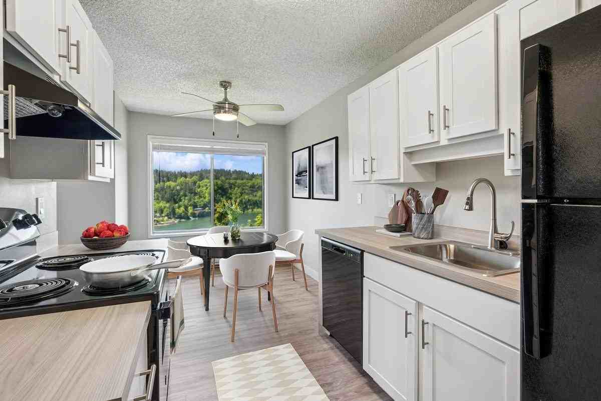 12601 Se River Rd - Photo 6 of 32